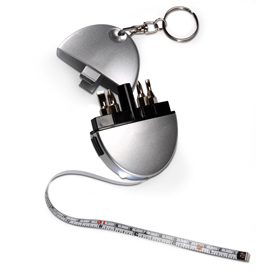 Estuche con 4 destornilladores, llave...